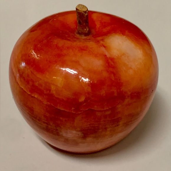 Mid Century Vintage Hand Carved Onyx Marble Apple Figurine Paperweight Sculpture - Picture 12 of 16